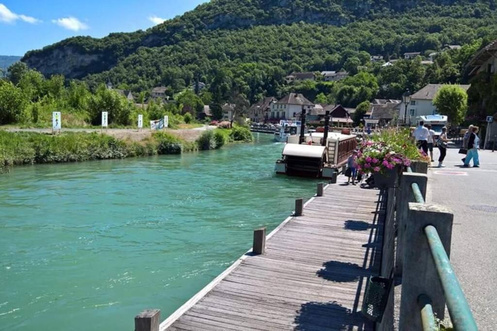 Le Portougais, Chalet A Chanaz, La Petite Venise Savoyarde Eksteriør billede