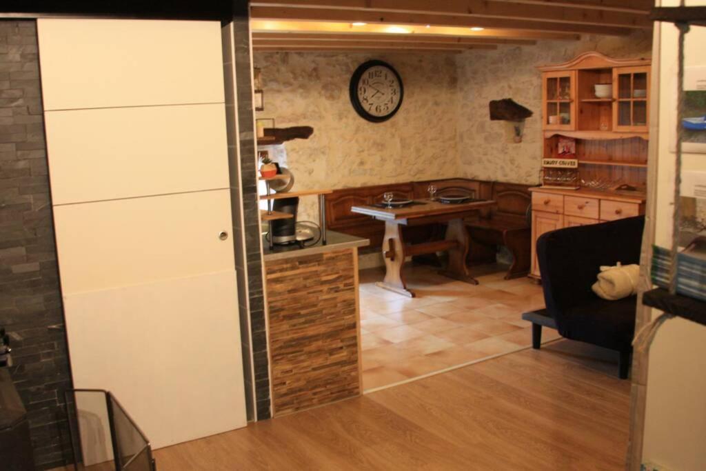 Le Portougais, Chalet A Chanaz, La Petite Venise Savoyarde Eksteriør billede