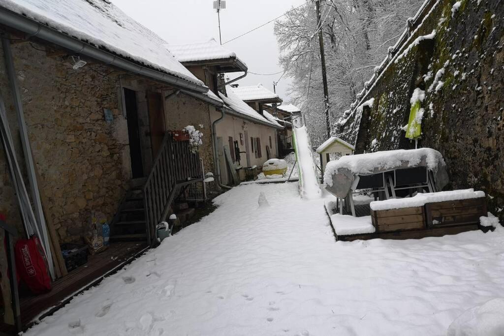 Le Portougais, Chalet A Chanaz, La Petite Venise Savoyarde Eksteriør billede