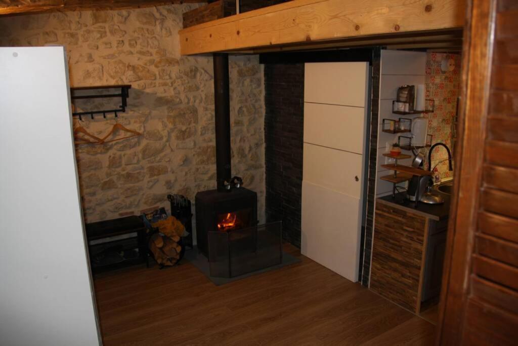 Le Portougais, Chalet A Chanaz, La Petite Venise Savoyarde Eksteriør billede