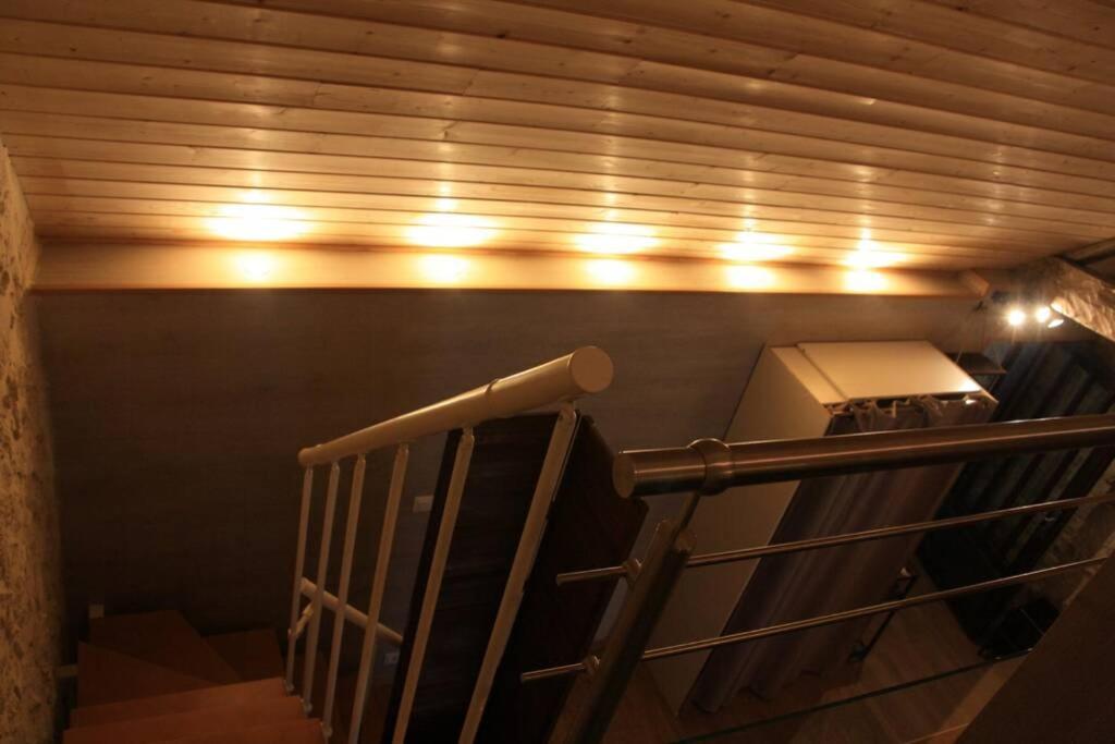 Le Portougais, Chalet A Chanaz, La Petite Venise Savoyarde Eksteriør billede