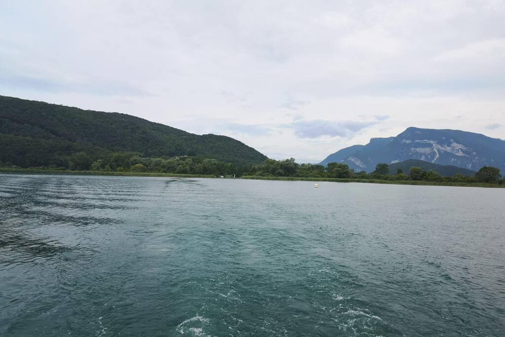Le Portougais, Chalet A Chanaz, La Petite Venise Savoyarde Eksteriør billede