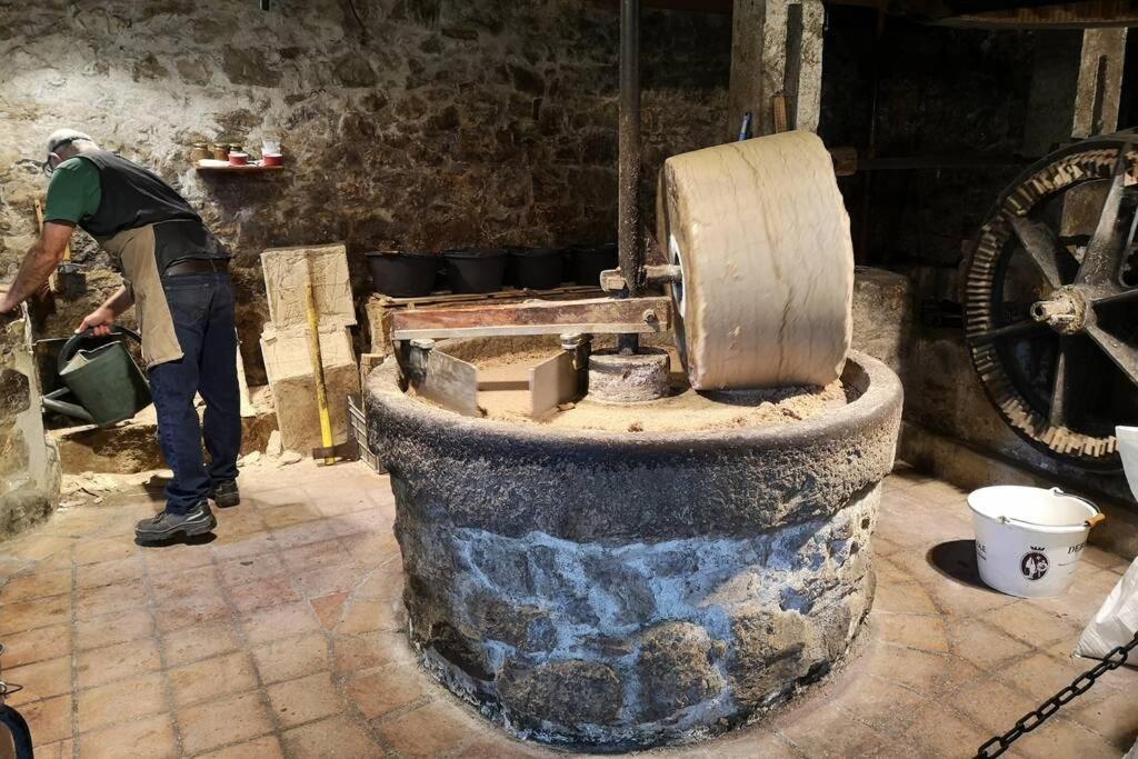 Le Portougais, Chalet A Chanaz, La Petite Venise Savoyarde Eksteriør billede