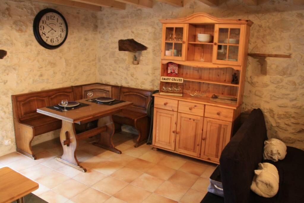 Le Portougais, Chalet A Chanaz, La Petite Venise Savoyarde Eksteriør billede