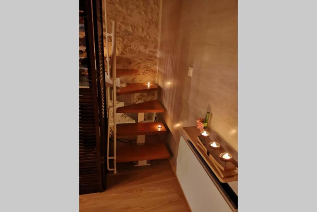 Le Portougais, Chalet A Chanaz, La Petite Venise Savoyarde Eksteriør billede